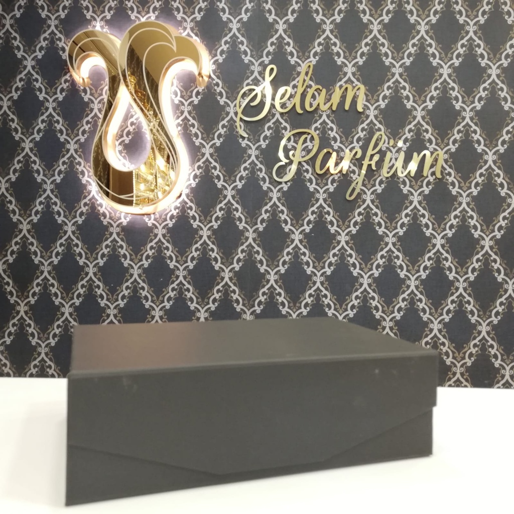 علبة كرتون كبيرة مغناطيس